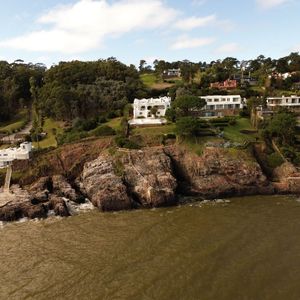 (bpv-bpv-9938)  Casa Sobre El Mar En Alquiler Punta Ballena Casa Pueblo