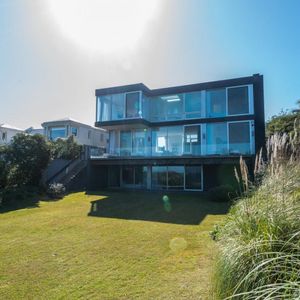 (bpv-bpv-9994)  Casa Sobre La Playa De Manantiales En Alquiler