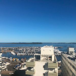 Magníficas Vistas, Con Garage Y Servicio De Limpieza Diario