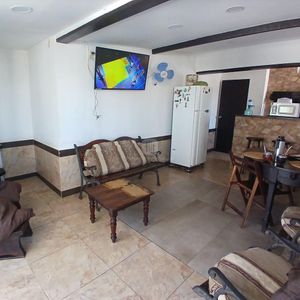 Venta De Casa En La Blanqueada Con Garage Y Barbacoa