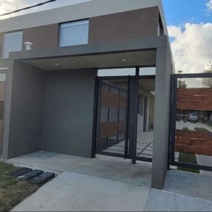 Venta Casa Solymar 3 Dormitorios 2 Baños, Cochera , A Estrenar