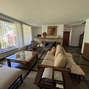 Venta Casa Carrasco Sur Centrico. 4 Dormitorios.