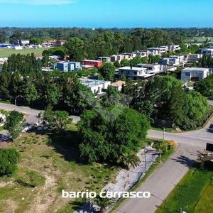 Terreno En Barrio Ombues. Carrasco Norte.