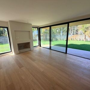 Venta De Apartamento 3 Dormitorios Planta Baja Con Jardín, Carrasco. Amenities. Garage