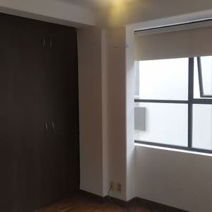 Departamento En Anticretico, Vacío Cerca A La Rotonda Del Vergel En Irpavi.