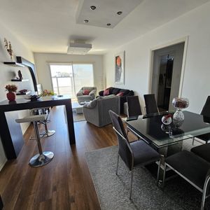 -hermoso Apartamento De Dos Dormitorios, 2 Baños Y Garage.