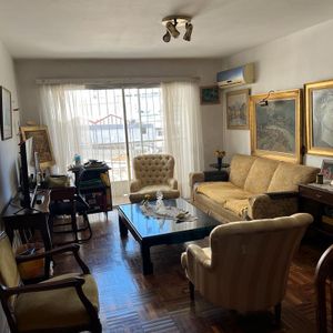 -precioso Apartamento De Tres Dormitorios Y Servicio, En Venta, En Espectacular Punto, Pocitos Nuevo