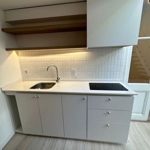 Apartamento De 2 Dormitorios En Excelente Estado En La Aguada, Ingreso Por Pasillo Sobre Avenida San