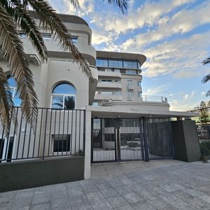 ! Exclusivo Apartamento A La Venta De 3 Domitorios  Sobre Rambla De Carrasco!!!!