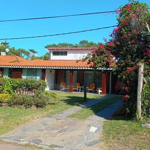Casa La Tregua - Playa Mansa 5 Dom. 4 Baños- Cel. 099904259