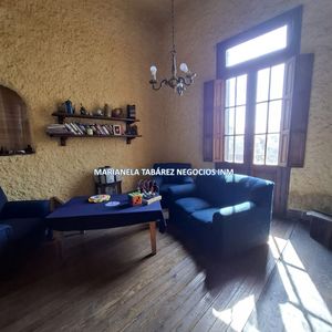 Venta Casa 3 Dormitorios  De Altos En Reducto Con Estufa A Leña Y Parrillero