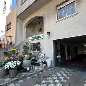 Venta  Tres Cruces, Con Gran Potencial 433m2, Financia