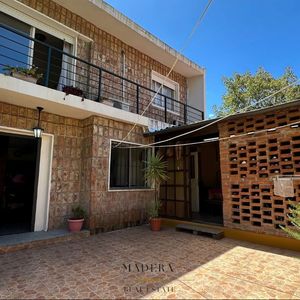 Ph A La Venta De 3 Dormitorios, 2 Baños Y Cochera Techada Para 2 Autos En Malvin Norte. Inmaculado Estado.