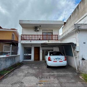 Venta En Malvín Sur , Casa Ph Independiente    2 Dormitorios, 2 Baños, Cocheras, Barbacoa,  Amplio Fondo