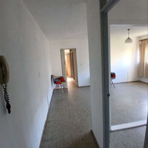 Alquiler En Euskalerria 70, Apartamento 2 Dormitorios Impecable Estado , Cochera