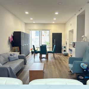 Casa En Venta C/ Cochera En Reducto