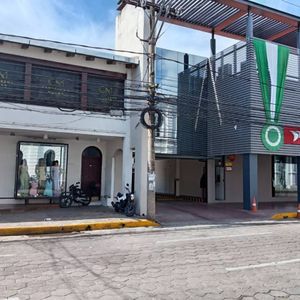 Amplio Local Comercial En Venta En El Centro