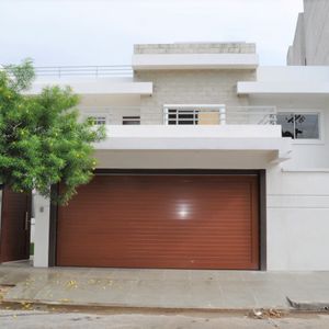 Hermosa Y Amplia Casa En Venta - Zona El Trompillo 2do Anillo!!!