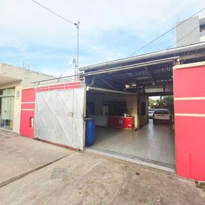 Casa En Venta Con 6 Dormitorios Y 1 Tienda En La Zona Sur De La Santos Dumont