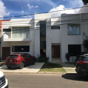 Casa En Venta O Alquiler