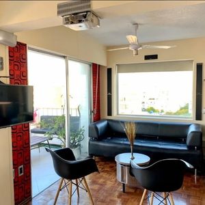 Penthouse En Venta, Pocitos, 1 Dorm, Amueblado, Terraza Con Parri, Con Renta