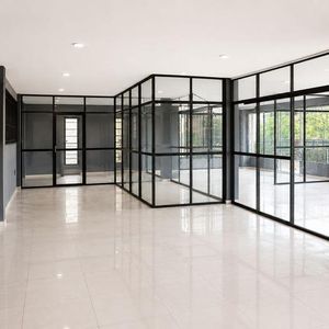 En Alquiler Locales Comerciales Zona Equipetrol Av. San Martín