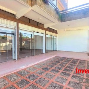 Sobre Avenida Local Comercial En Alquiler