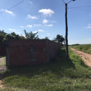 Zona Este Amplio Terreno En Venta 