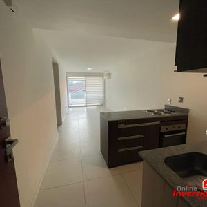 Departamento De 2 Dormítorios En Venta Por Equipetrol
