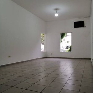 Oficina Estratégica En Alquiler - Comercial Chubi