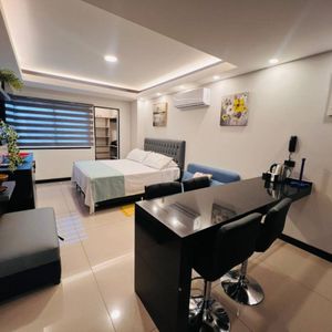 Monoambiente Amoblado En Alquiler – Sky Elite Equipetrol