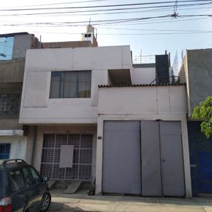 Casa Terreno En Venta 2 Pisos 190 M2 Urb. Sol De Vitarte - Ate