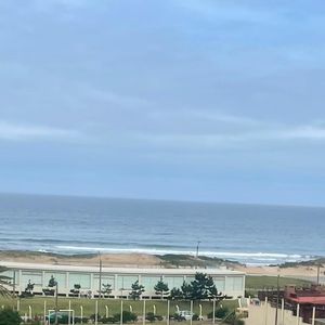 Apartamento 3 Dormitorios 2 Baños Vista Al Mar.servicio De Playa Y 2 Piscinas.