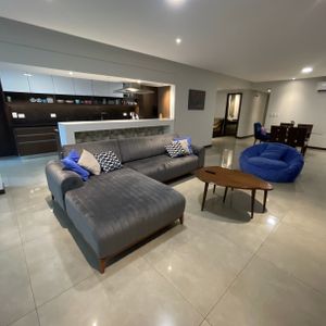 Amplio Dpto 3hab + 2 Parqueo + 1 Baulera Equipetrol