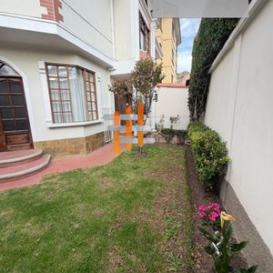 En Venta Casa En Calacoto Super Comercial 