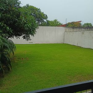 Amplia Casa De Dos Pisos De 4 Dormitorios  Doble Via Km 9 1/2