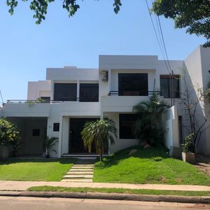 Casa Amoblada En Alquiler En Zona Norte