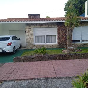 Casa A 2 Cuadras Y Media De La Playa Y Centro Comercial En Piriapolis