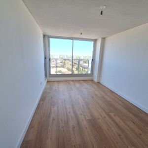 Muy Lindo Apartamento En Malvin, 2 Dormitorios. Alquiler. Con Gge.
