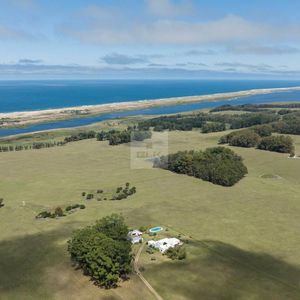 Espectacular Finca Con Vista Al Mar Y A La Laguna De Rocha