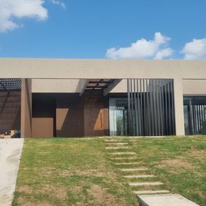 Casa En Alquiler C/ Cochera En Cumbres De Carrasco