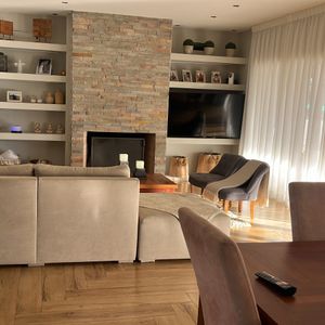 Casa En Venta C/ Cochera En Villa Aeroparque