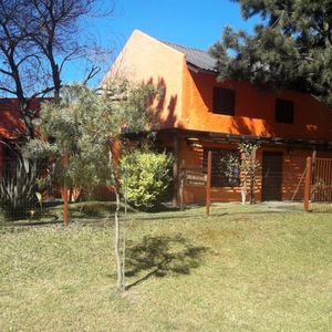 Venta De Casa Con 3 Rentas Seguras En Lomas De Solymar