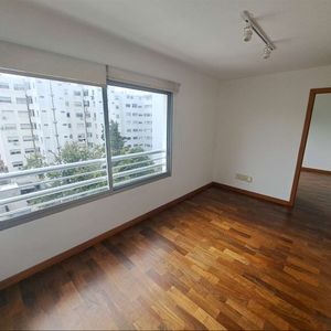 Pocitos. Moderno Edificio