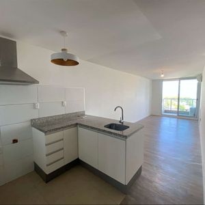 Alquiler Apartamento De 2 Dormitorios, Balcón Y Garage En Cordón Sur
