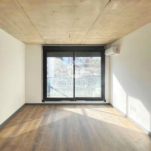 Venta Apartamento 2 Dormitorios Con Garaje Y Terraza, Piso 10 En Pocitos