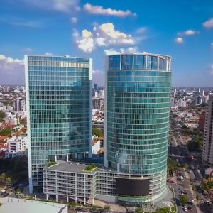 Oficina En Venta – Edificio M40, Av. San Martín (4to Anillo)