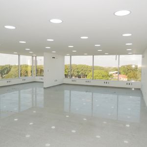 Hermoso - Moderno Local En Alquiler (planta Alta Cubo Empresarial Gardenia)