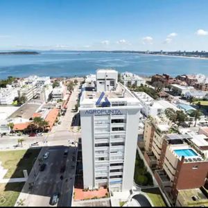 Apartamento En Peninsula, 3 Dormitorios *