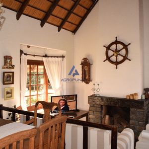 Casa En Pinares, 4 Dormitorios *